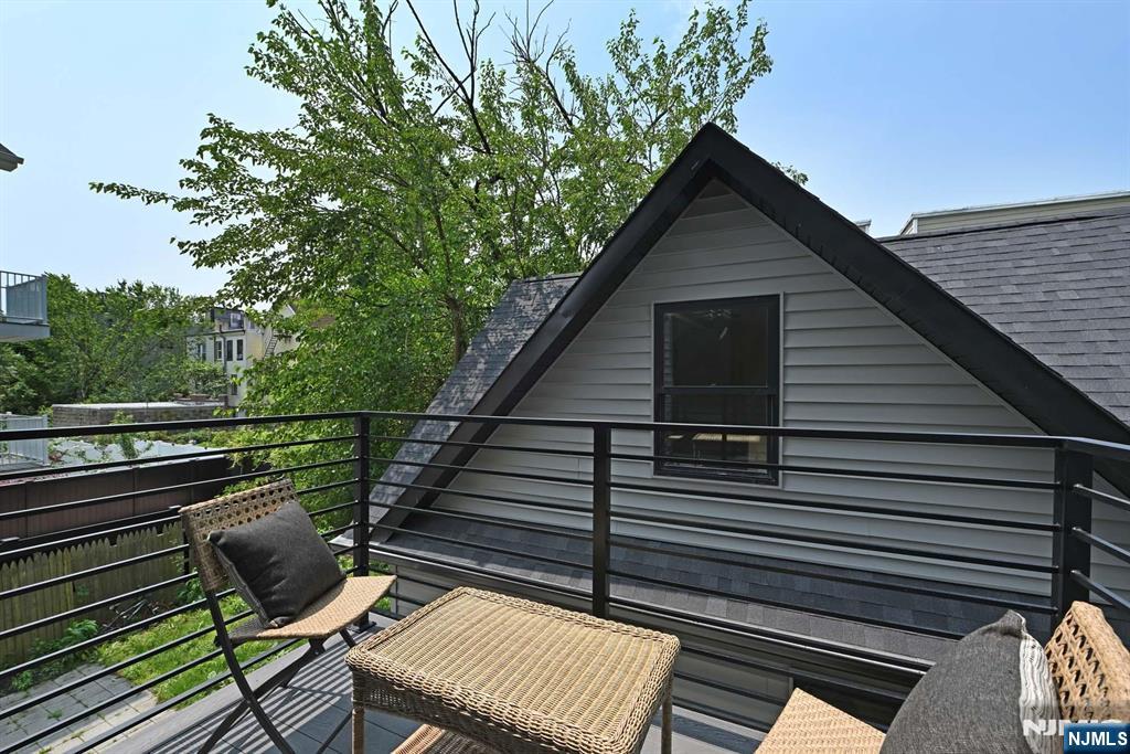 Jersey City, New Jersey, 07305, United States, 3 Bedrooms Bedrooms, ,2 BathroomsBathrooms,Residential,For Sale,1907522