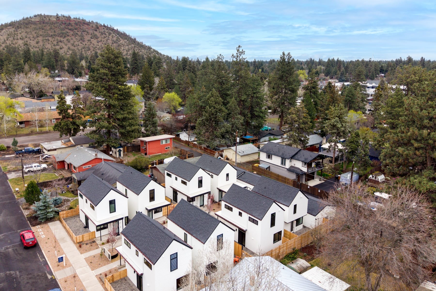  637 NE Marshall Avenue Bend, OR 97701 - 物件實景