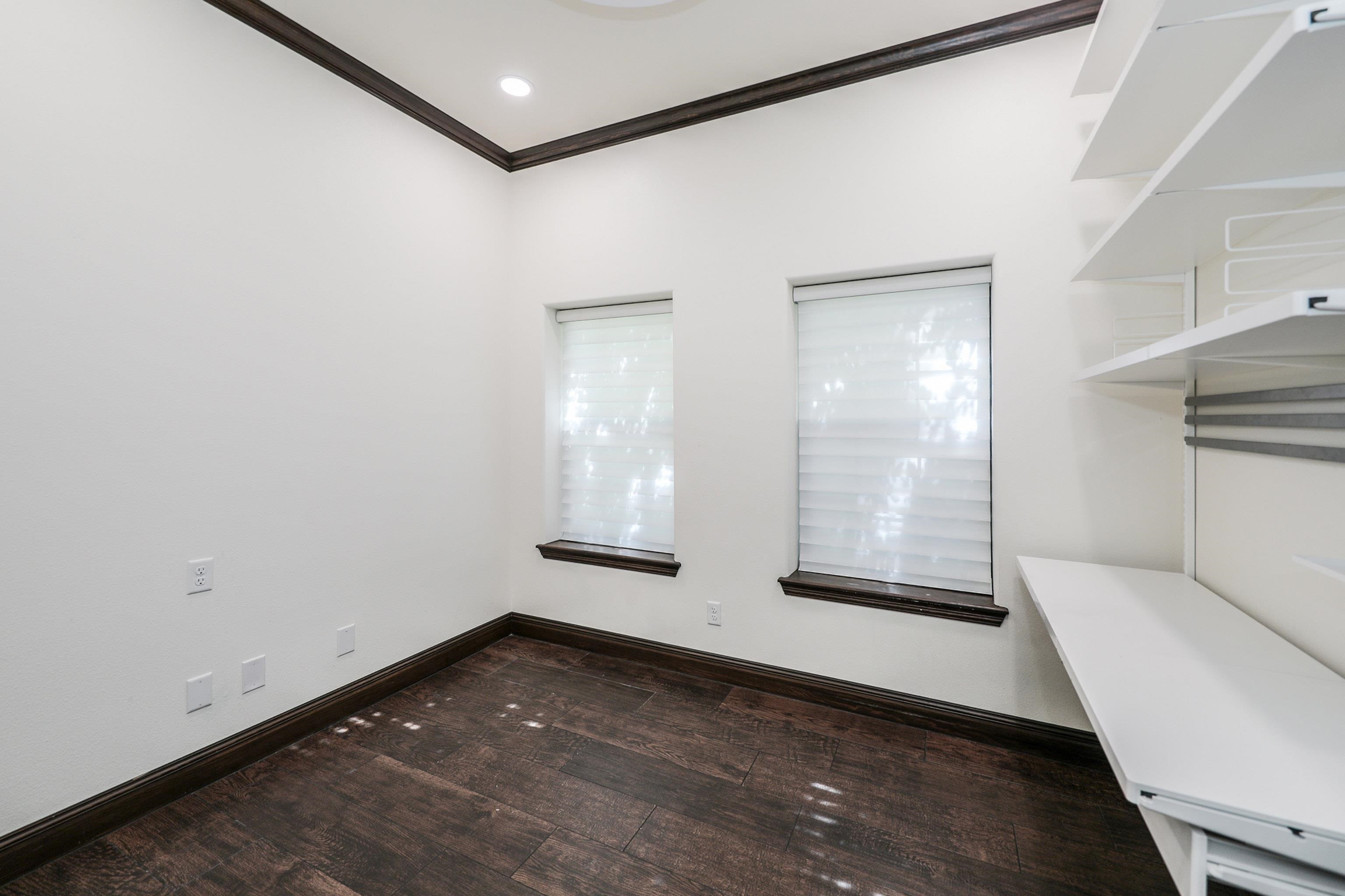 Laredo, Texas, 78041, United States, 4 Bedrooms Bedrooms, ,5 BathroomsBathrooms,Residential,For Sale,1989337