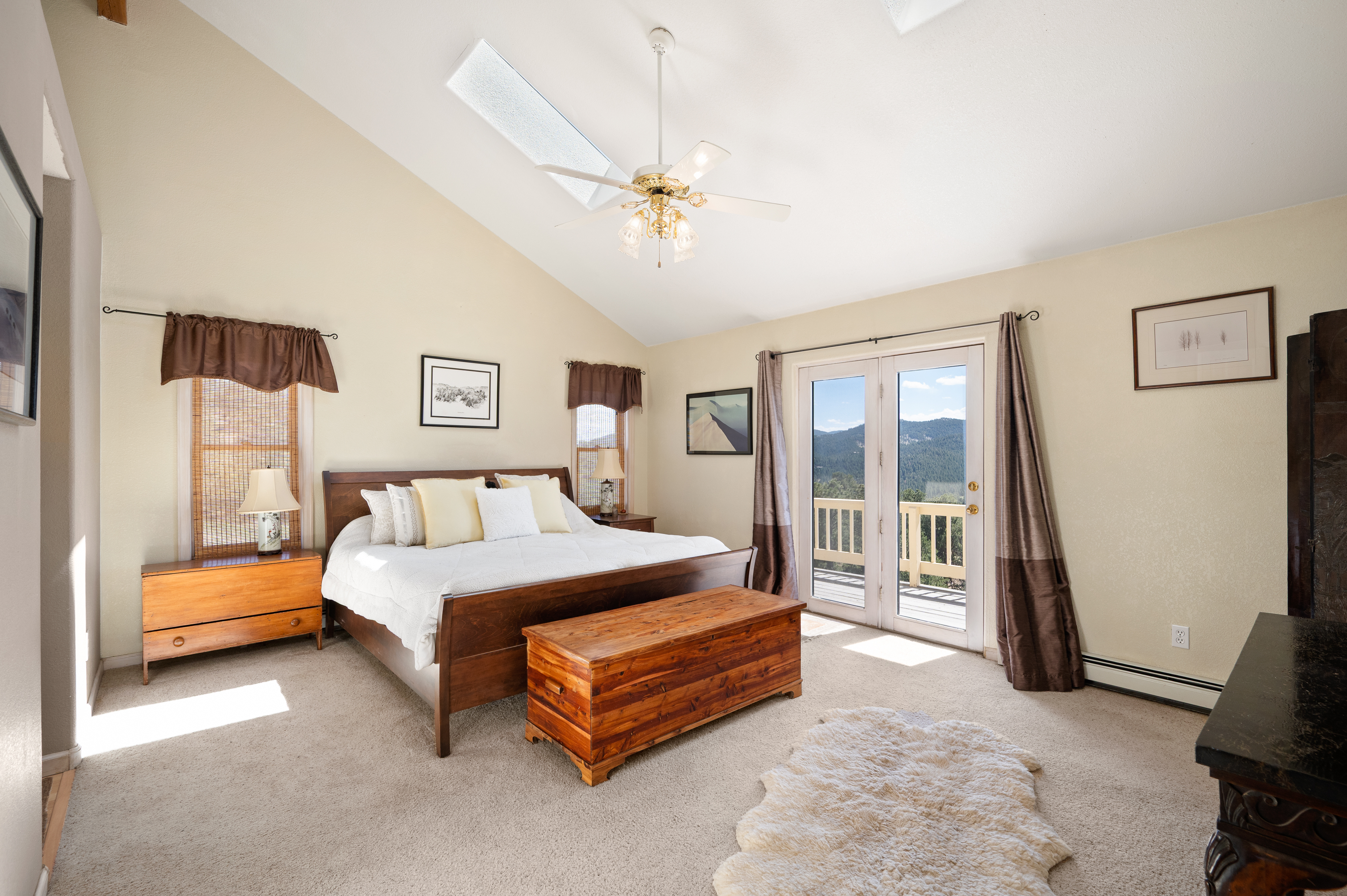  Tucked into the Foothills of the Rocky Mountains your majestic paradise awaits - 物件實景