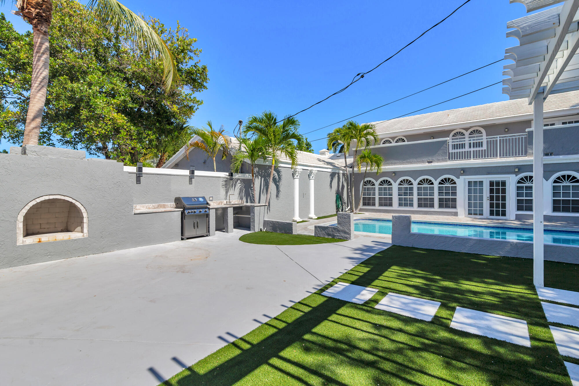 West Palm Beach, Florida, 33407, United States, 5 Bedrooms Bedrooms, ,5 BathroomsBathrooms,Residential,For Sale,1994900