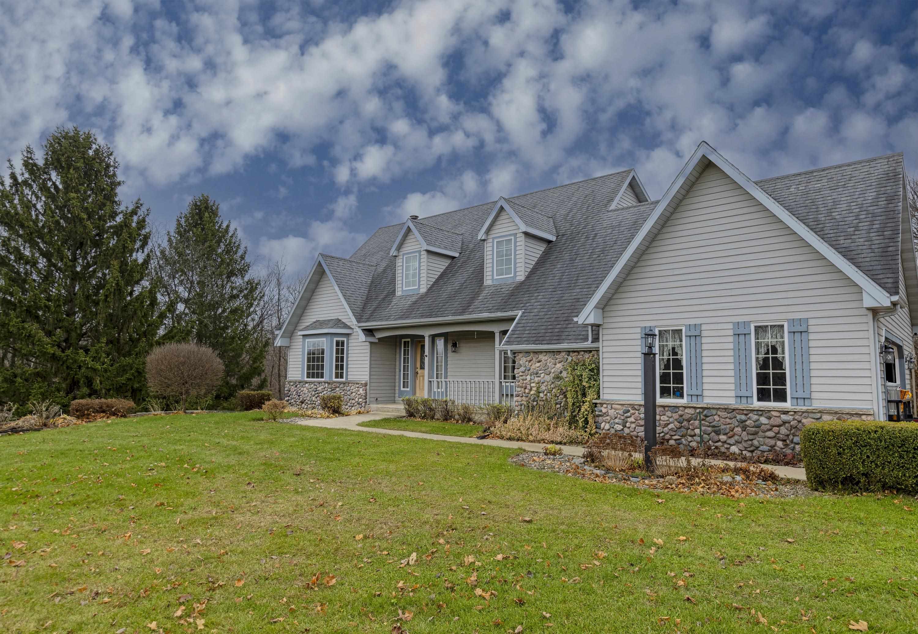 Janesville, Wisconsin, 53545, United States, 3 Bedrooms Bedrooms, ,3 BathroomsBathrooms,Residential,For Sale,1998012