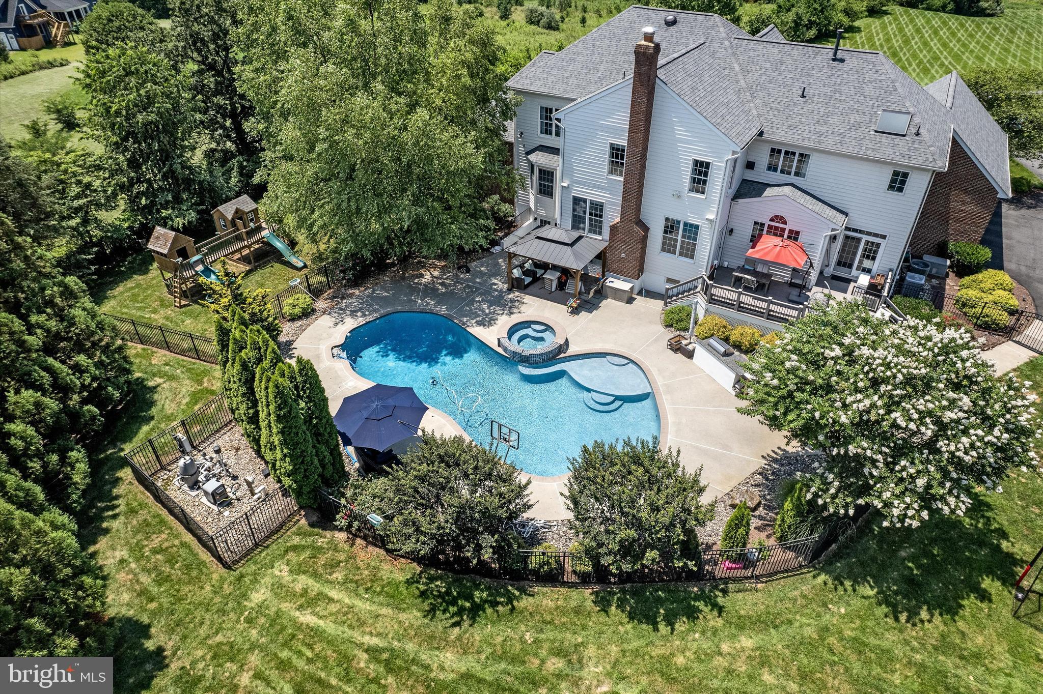 Leesburg, Virginia, 20175, United States, 4 Bedrooms Bedrooms, ,6 BathroomsBathrooms,Residential,For Sale,1975882