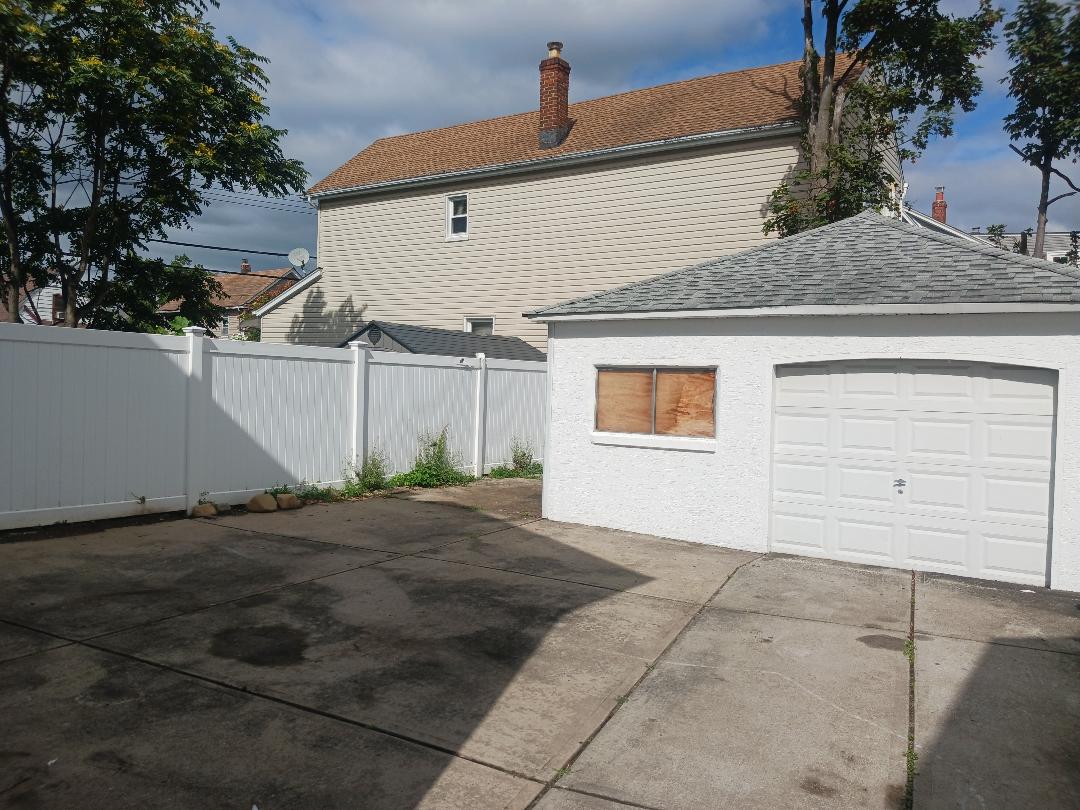 Queens Village, New York, 11429, United States, 3 Bedrooms Bedrooms, ,3 BathroomsBathrooms,Residential,For Sale,1937736