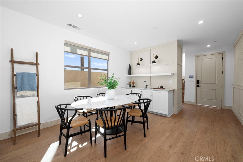 Paramount, California, 90723, United States, 4 Bedrooms Bedrooms, ,3 BathroomsBathrooms,Residential,For Sale,1926475