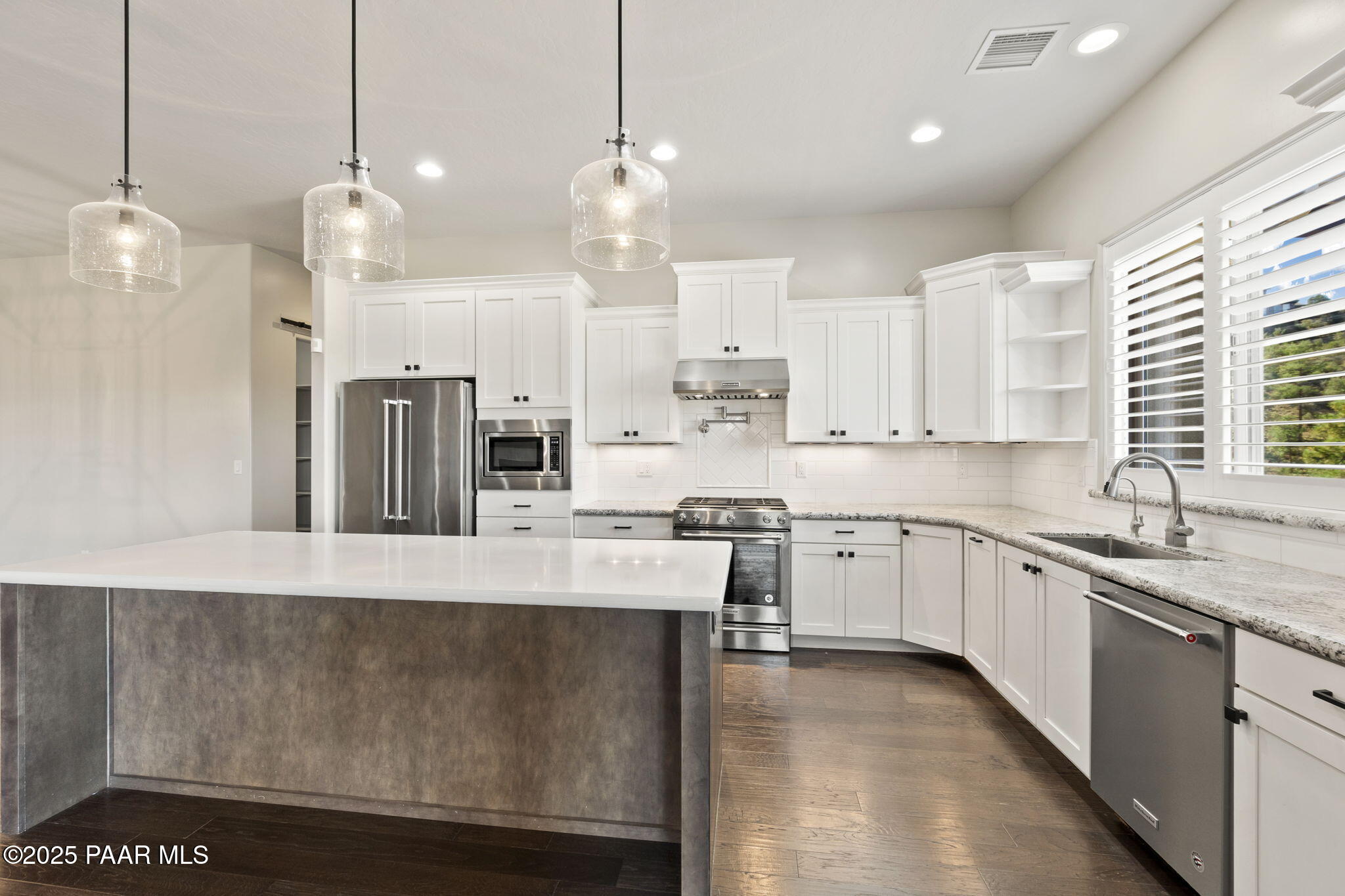 Prescott, Arizona, 86305, United States, 4 Bedrooms Bedrooms, ,2 BathroomsBathrooms,Residential,For Sale,1987901