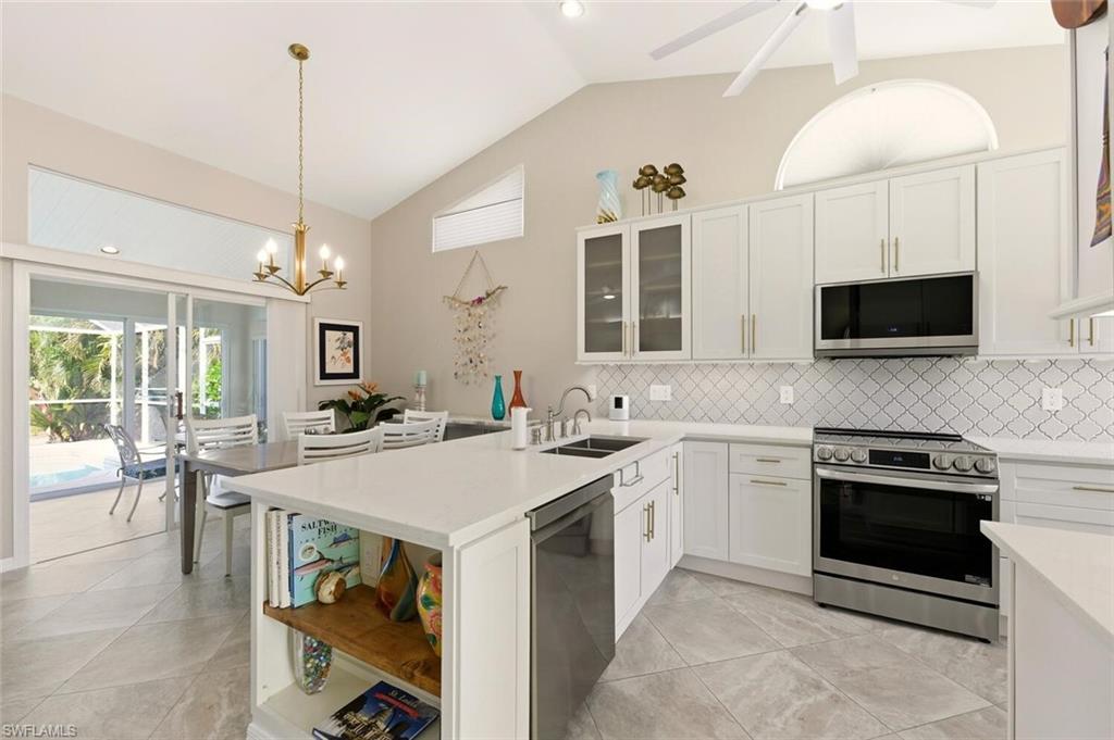 Naples, Florida, 34104, United States, 3 Bedrooms Bedrooms, ,2 BathroomsBathrooms,Residential,For Sale,1987606