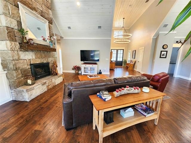 Tahlequah, Oklahoma, 74464, United States, 4 Bedrooms Bedrooms, ,4 BathroomsBathrooms,Residential,For Sale,1984008