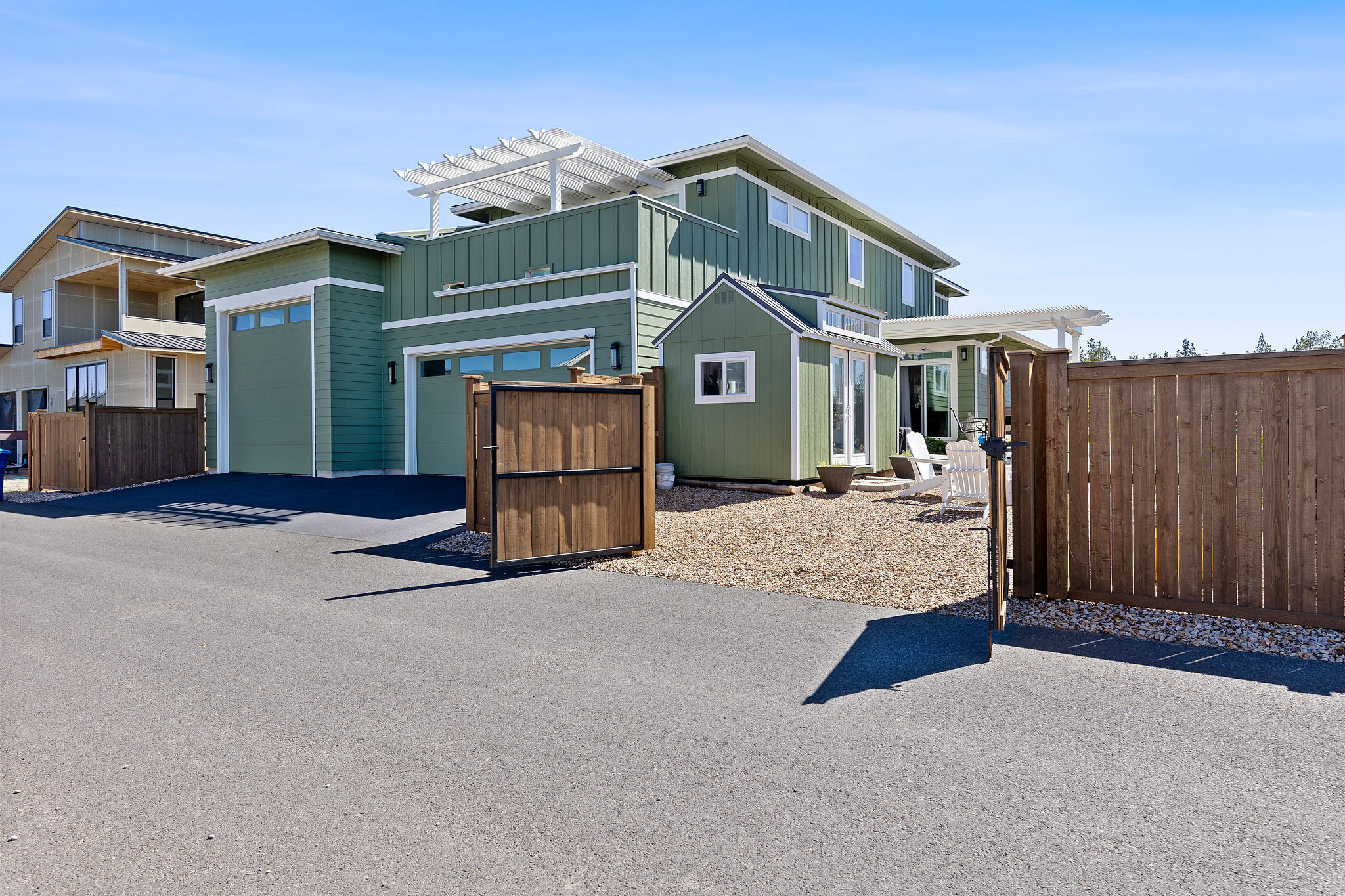 Redmond, Oregon, 97756, United States, 3 Bedrooms Bedrooms, ,3 BathroomsBathrooms,Residential,For Sale,1896821