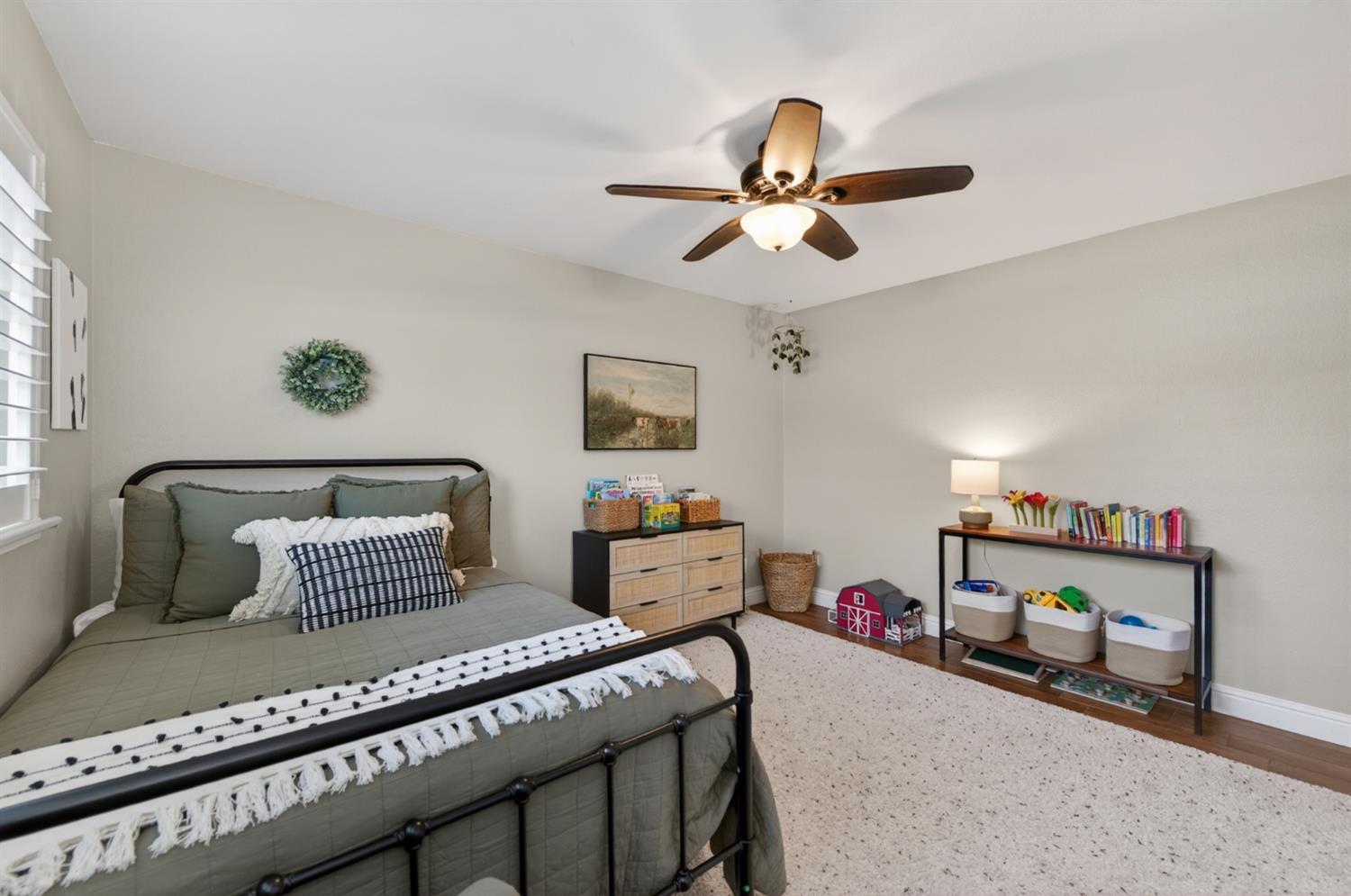 Madera, California, 93637, United States, 3 Bedrooms Bedrooms, ,3 BathroomsBathrooms,Residential,For Sale,2048519