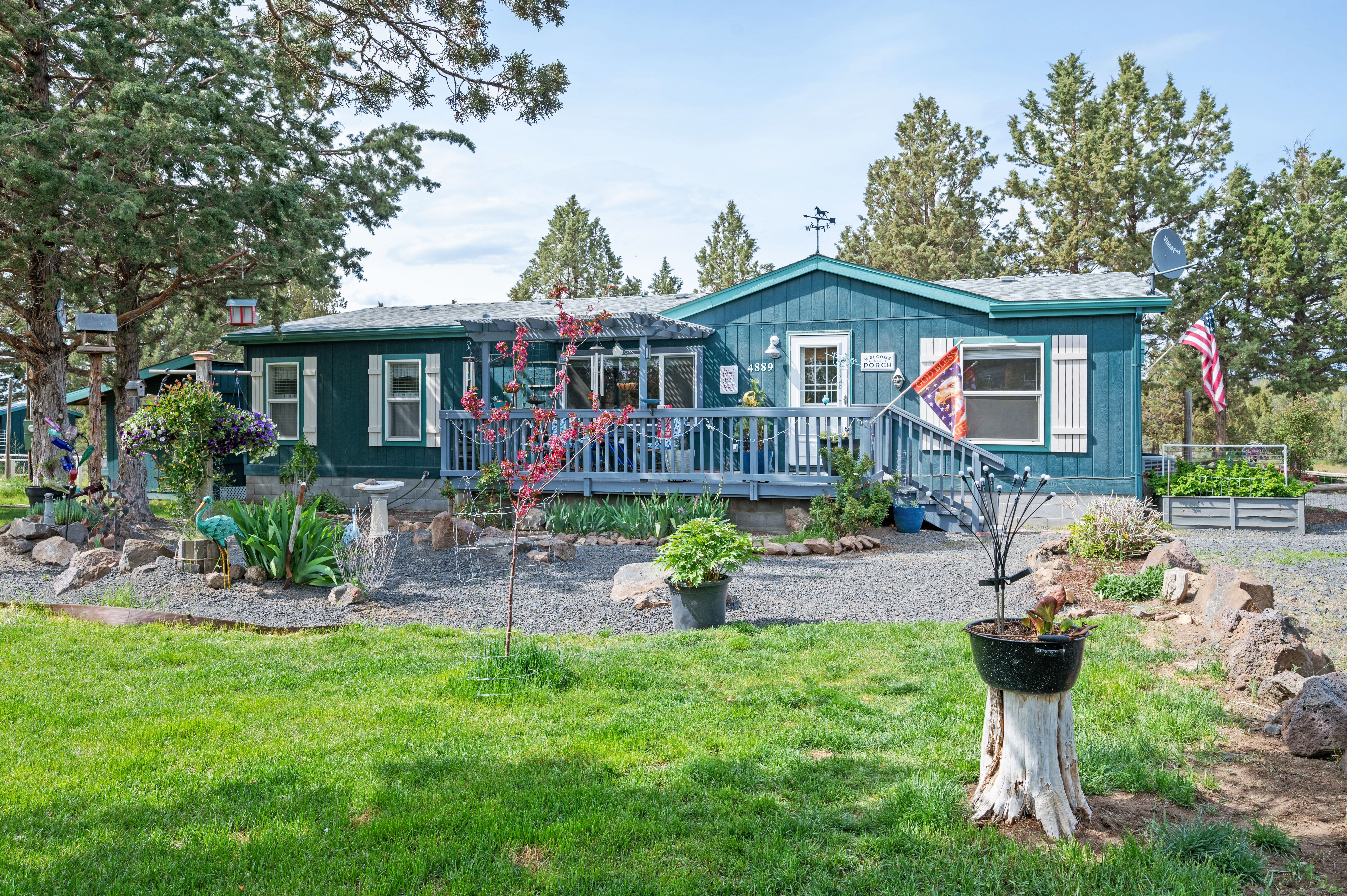 Prineville, Oregon, 97754, United States, 3 Bedrooms Bedrooms, ,2 BathroomsBathrooms,Residential,For Sale,1821437