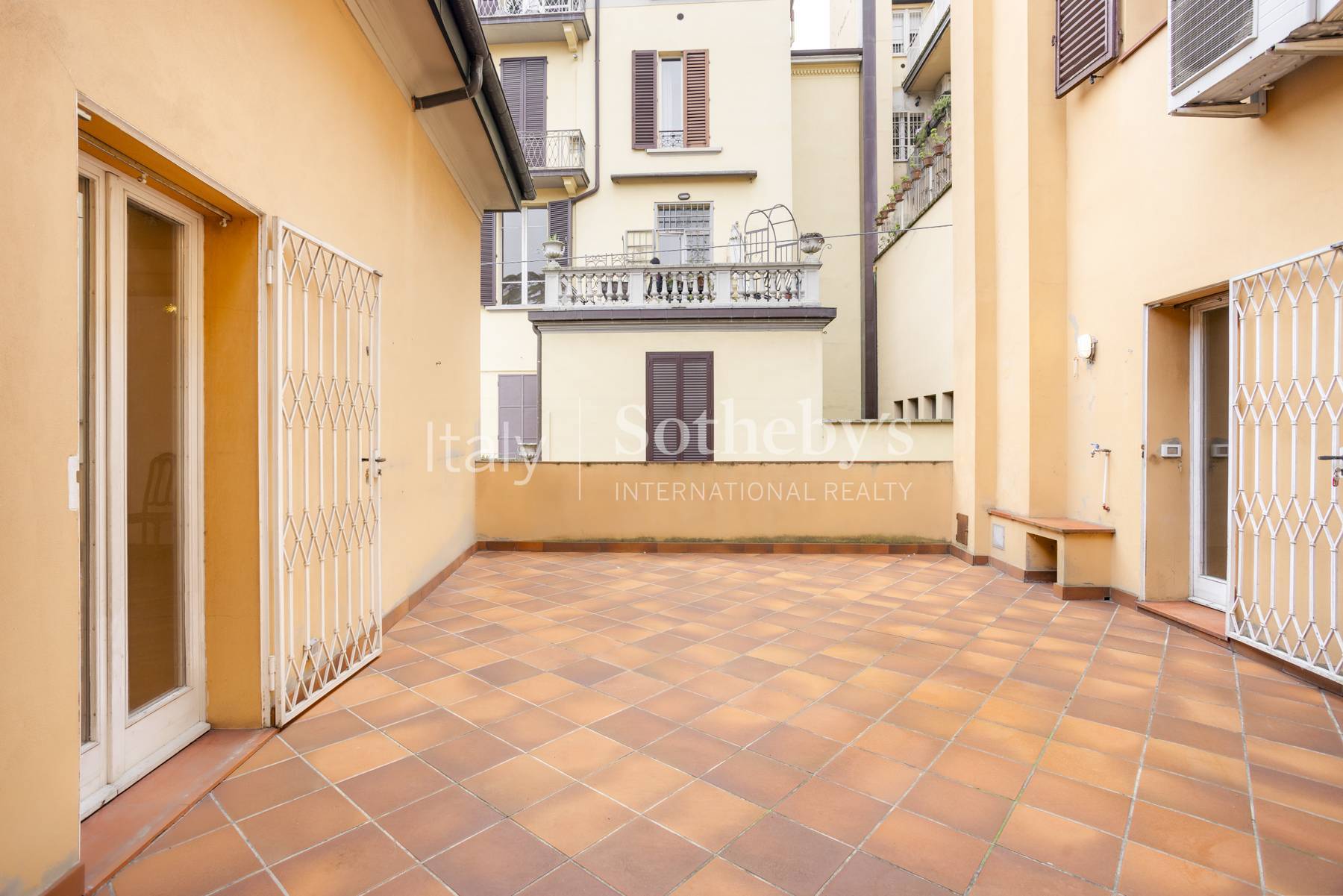  Apartment with terrace a stone