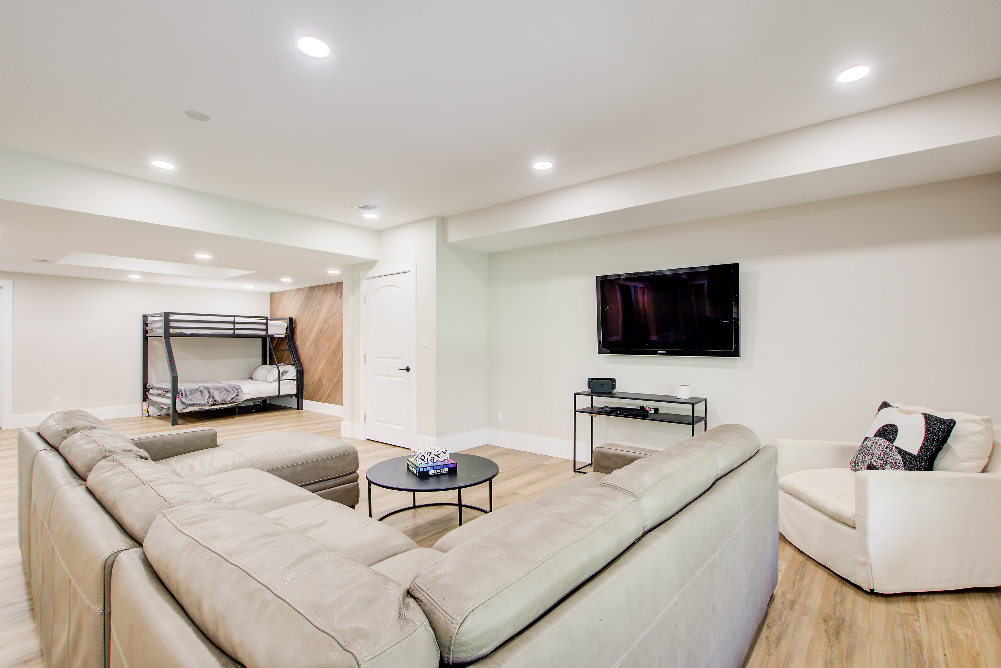  Exceptional Space and Craftsmanship in Custom Brookhaven Home - 物件實景