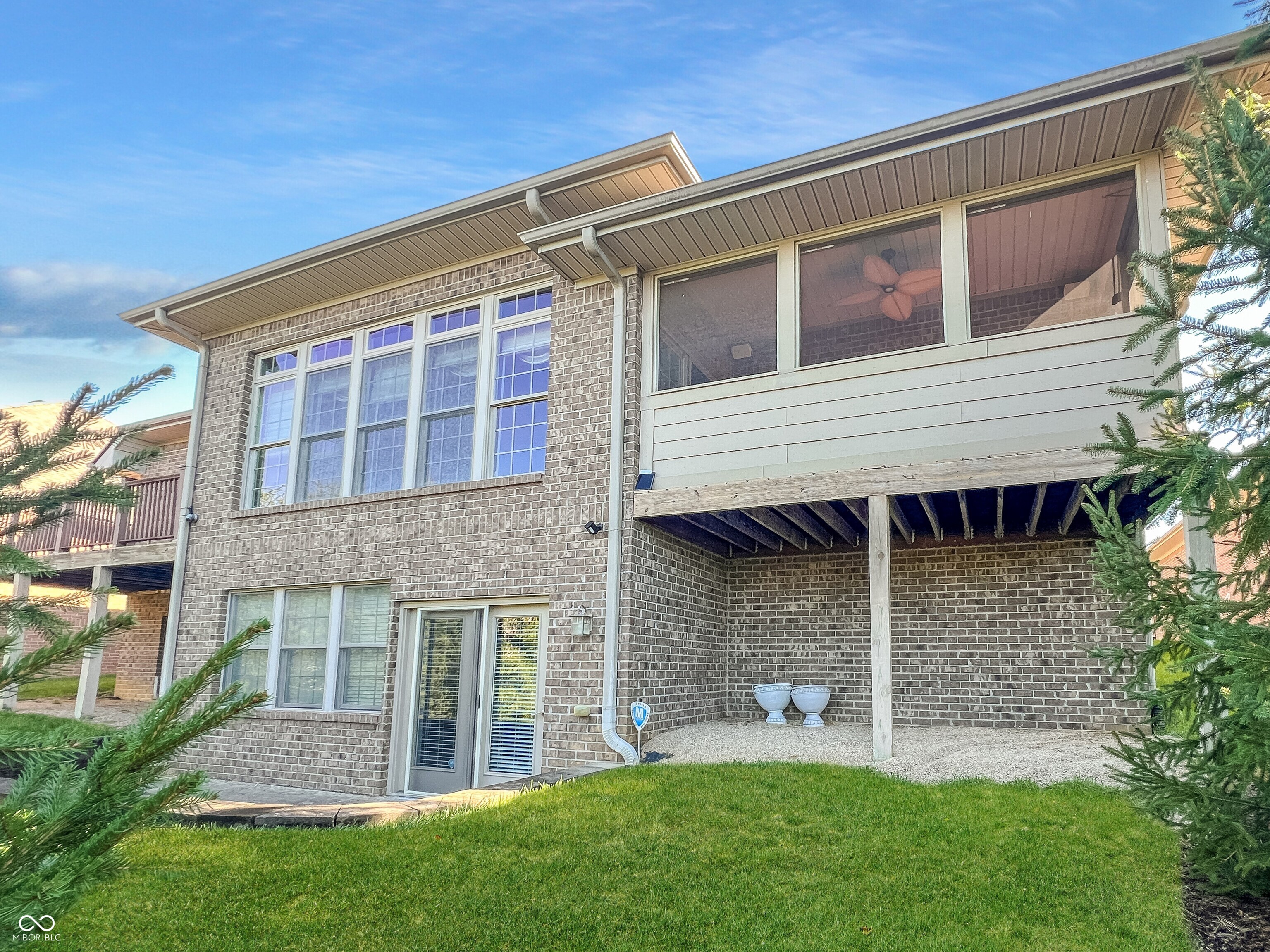 Columbus, Indiana, 47201, United States, 3 Bedrooms Bedrooms, ,3 BathroomsBathrooms,Residential,For Sale,1977125