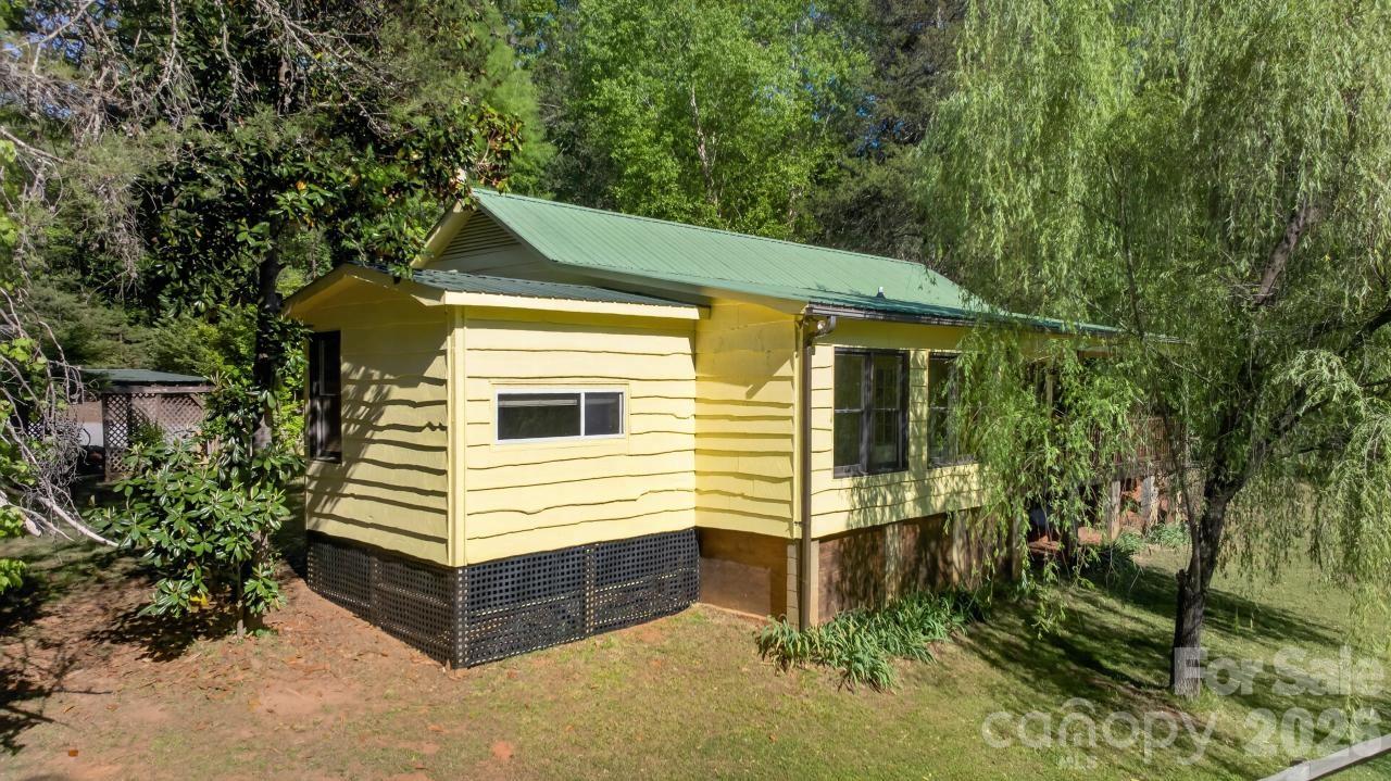 Columbus, North Carolina, 28722, United States, 2 Bedrooms Bedrooms, ,2 BathroomsBathrooms,Residential,For Sale,2044748