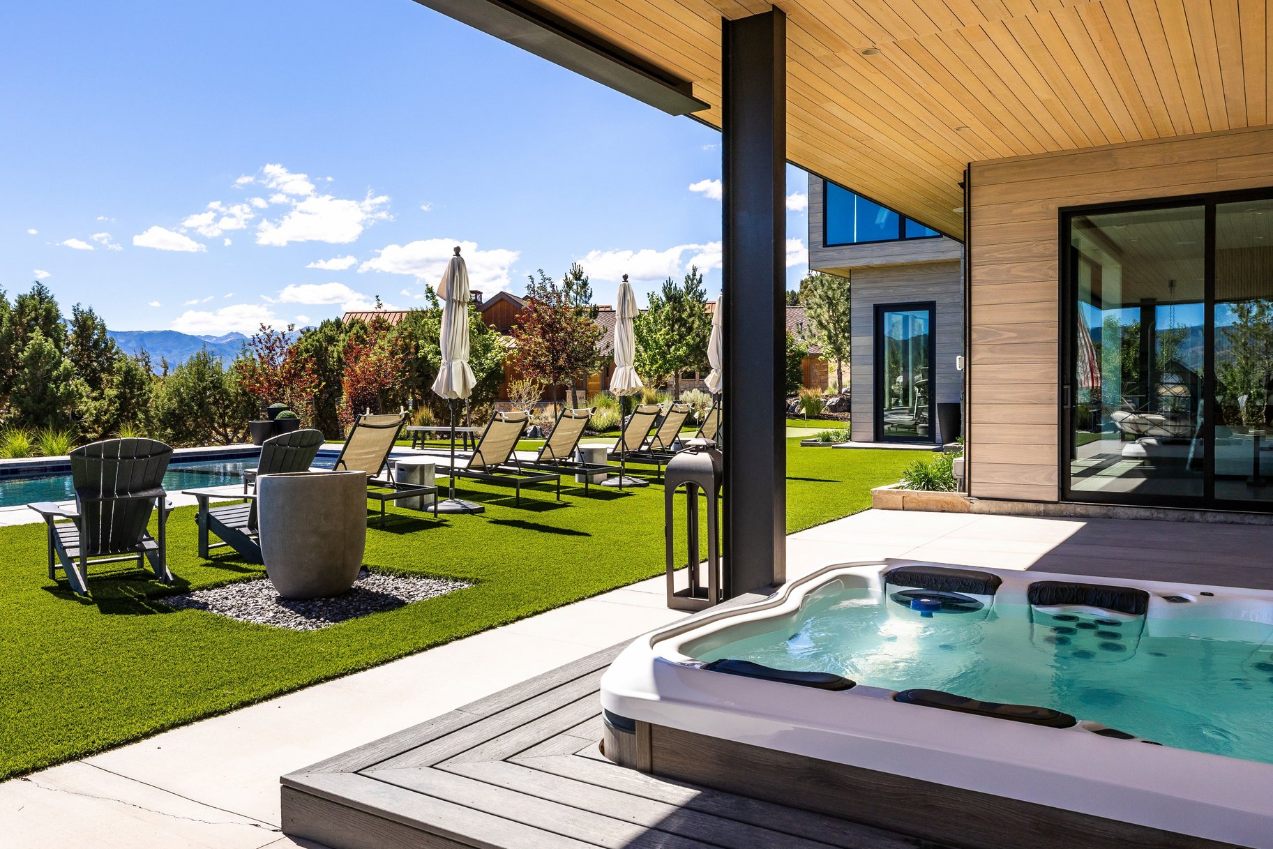  Luxury Lives Here  Architectural Masterpiece with Unmatched Privacy & Views - 物件實景