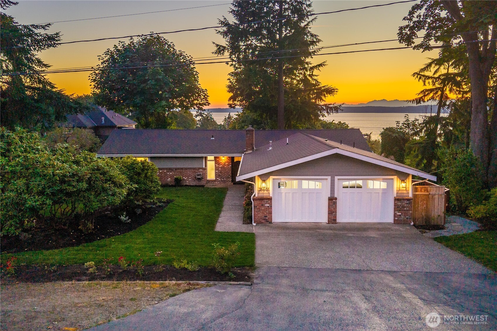 Federal Way, Washington, 98003, United States, 4 Bedrooms Bedrooms, ,2 BathroomsBathrooms,Residential,For Sale,1924740