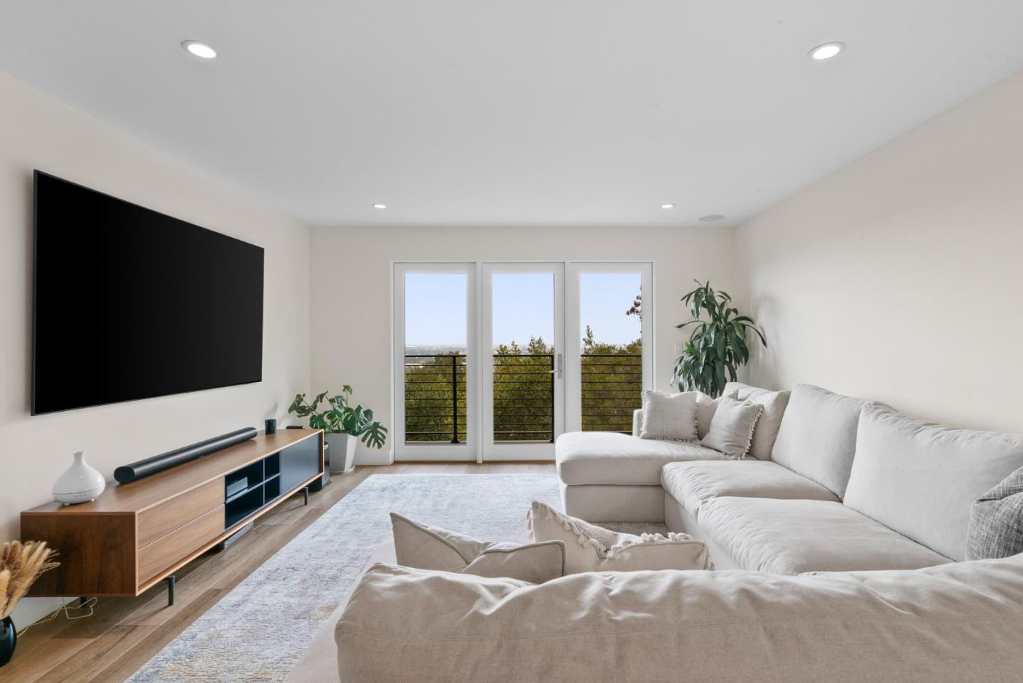 Los Gatos, California, 95030, United States, 5 Bedrooms Bedrooms, ,6 BathroomsBathrooms,Residential,For Sale,1997013