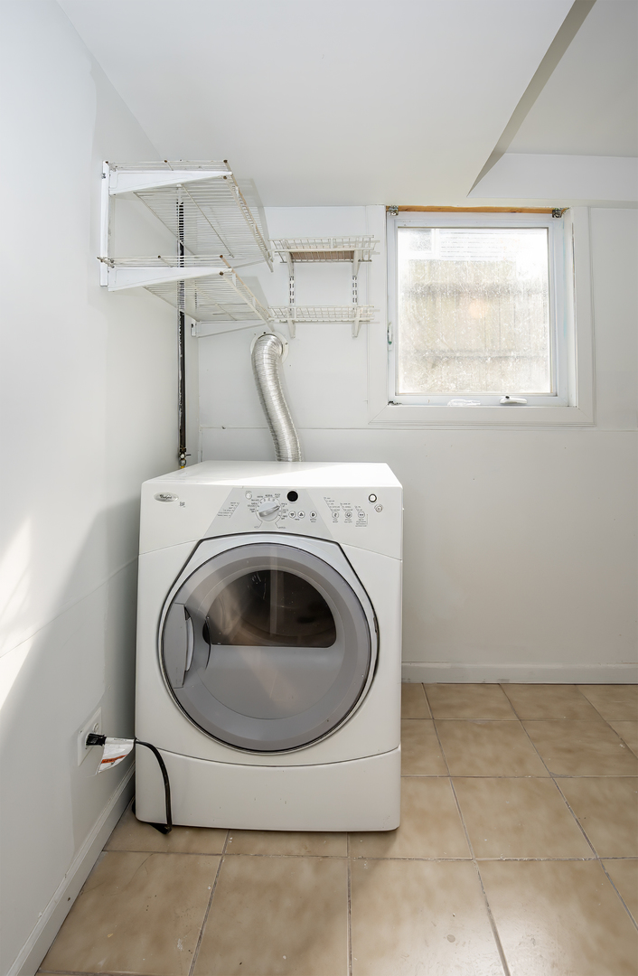 Glenview, Illinois, 60025, United States, 5 Bedrooms Bedrooms, ,3 BathroomsBathrooms,Residential,For Sale,1995942