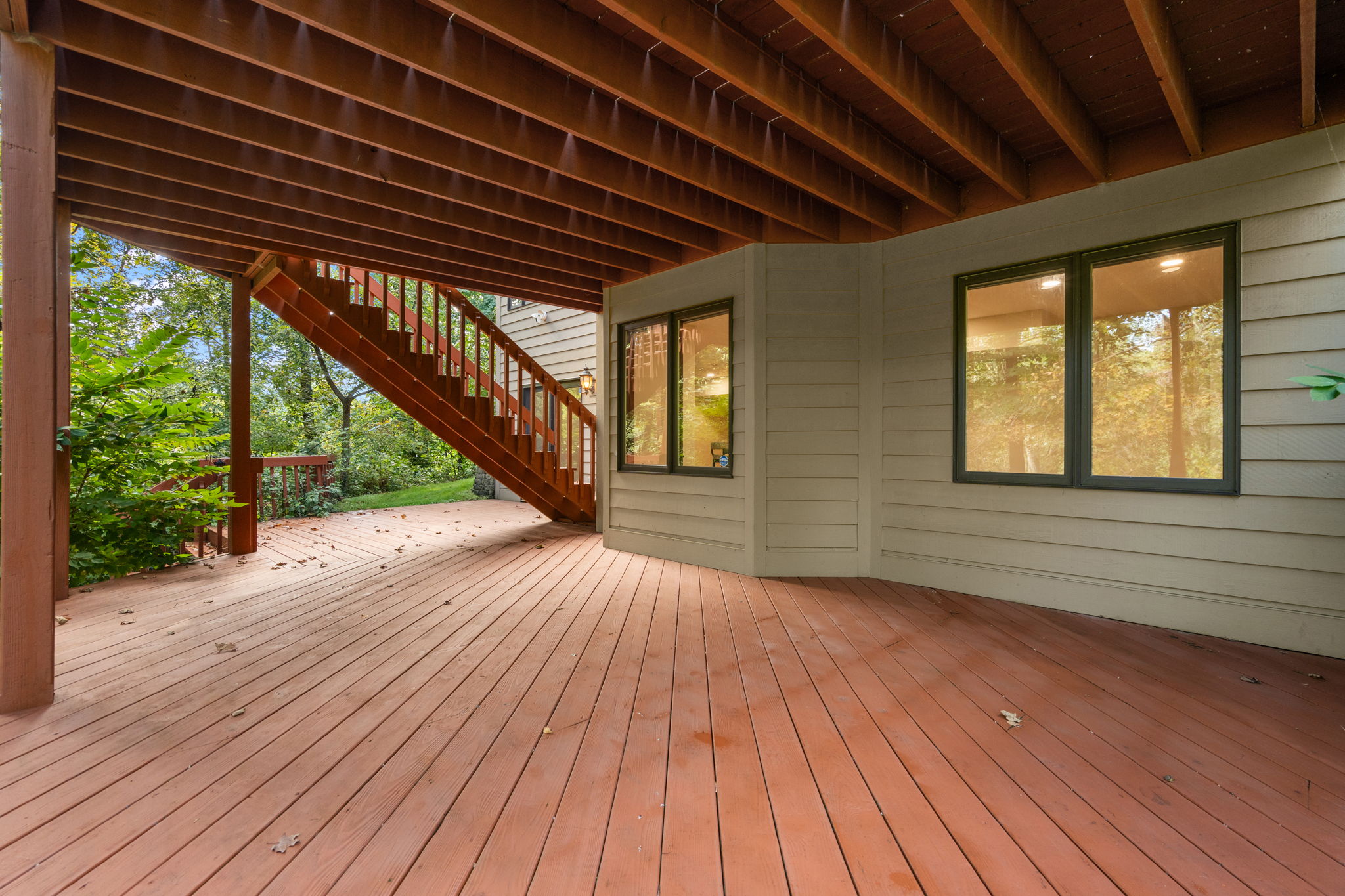  Fully Updated 5 Bedroom Home on Private, Wooded Lot in Gated Community - 物件實景