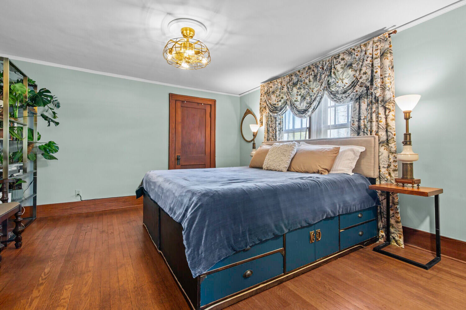 Ann Arbor, Michigan, 48103, United States, 4 Bedrooms Bedrooms, ,3 BathroomsBathrooms,Residential,For Sale,1991262