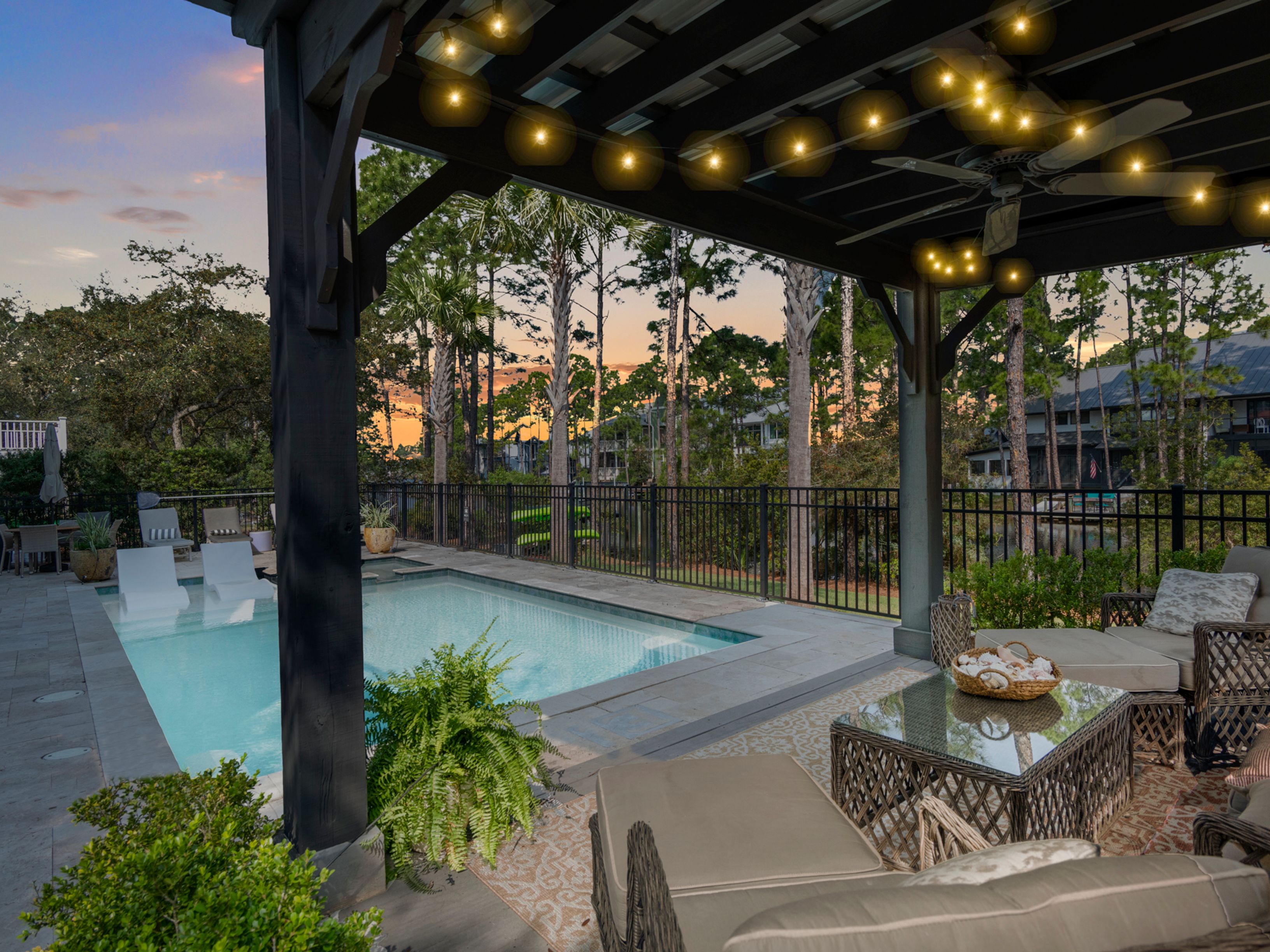  Lakefront Beach Retreat With Pool, Dock And Elevator - 物件實景