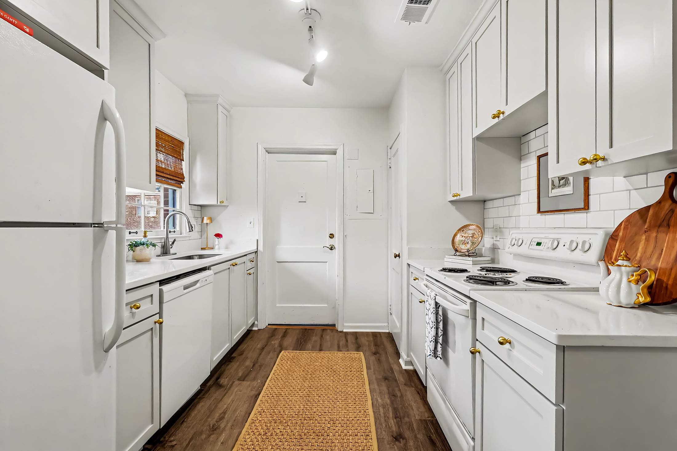  Recently Renovated Jewel Box Top Floor Condo in Gated Peachtree Orleans - 物件實景