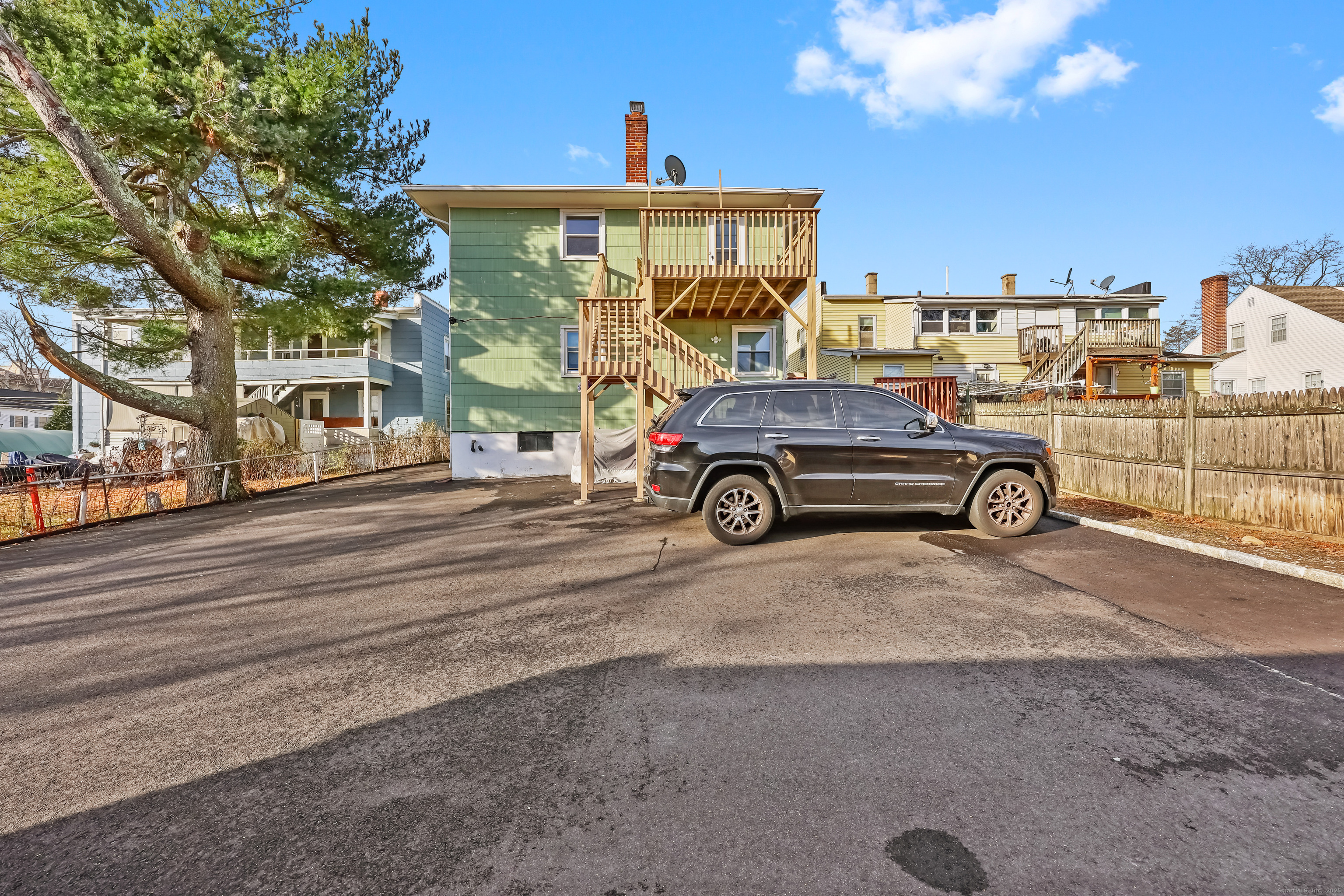 Stamford, Connecticut, 06902, United States, 6 Bedrooms Bedrooms, ,2 BathroomsBathrooms,Residential,For Sale,2003004