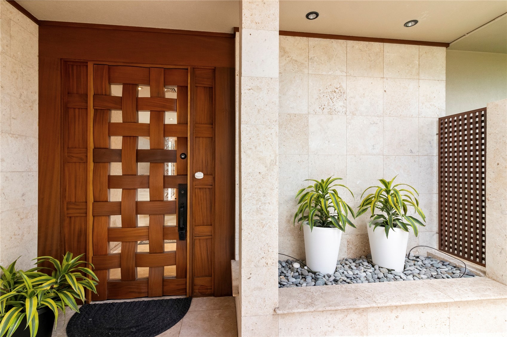 Honolulu, Hawaii, 96816, United States, 3 Bedrooms Bedrooms, ,3 BathroomsBathrooms,Residential,For Sale,1988153