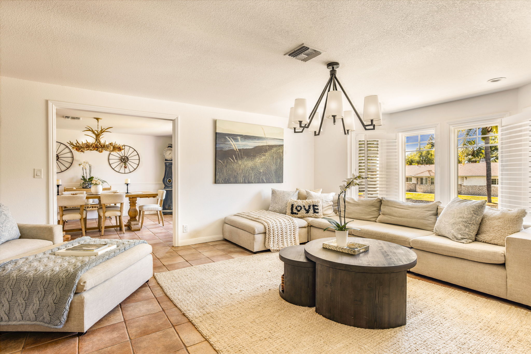  2390 Glenside Lane - 物件實景