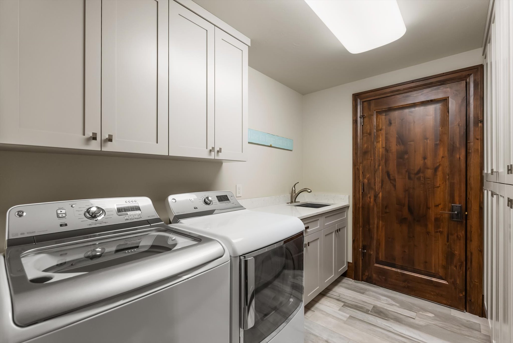  464 Electric Avenue, Unit C - 物件實景