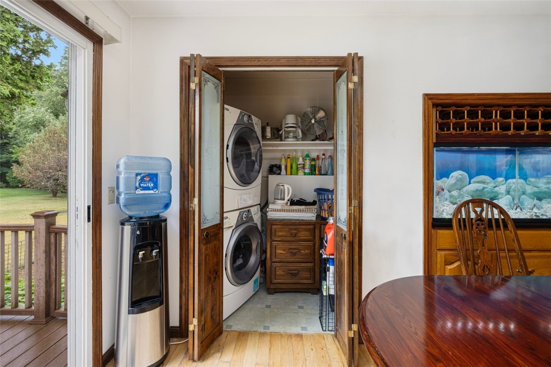 Cranston, Rhode Island, 02921, United States, 3 Bedrooms Bedrooms, ,2 BathroomsBathrooms,Residential,For Sale,1940913