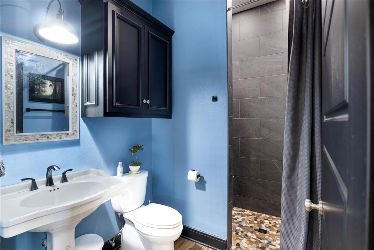 Long Branch, Texas, 75669, United States, 4 Bedrooms Bedrooms, ,4 BathroomsBathrooms,Residential,For Sale,1908688