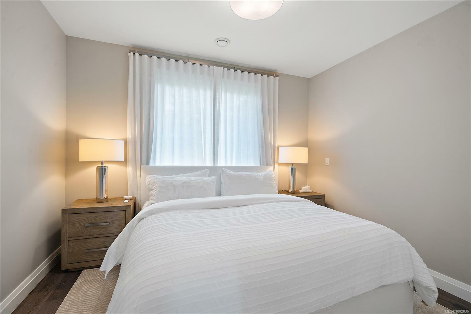 OAK BAY, British Columbia, V8R 3L8, CA, 6 Bedrooms Bedrooms, ,Residential,For Sale,1875057