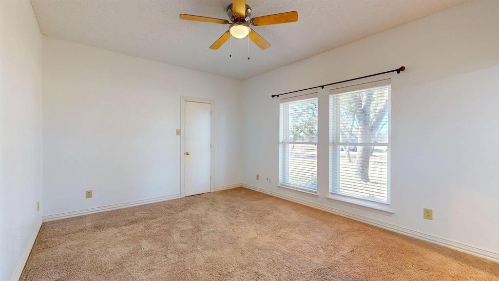 Forney, Texas, 75126, United States, 6 Bedrooms Bedrooms, ,6 BathroomsBathrooms,Residential,For Sale,1991936