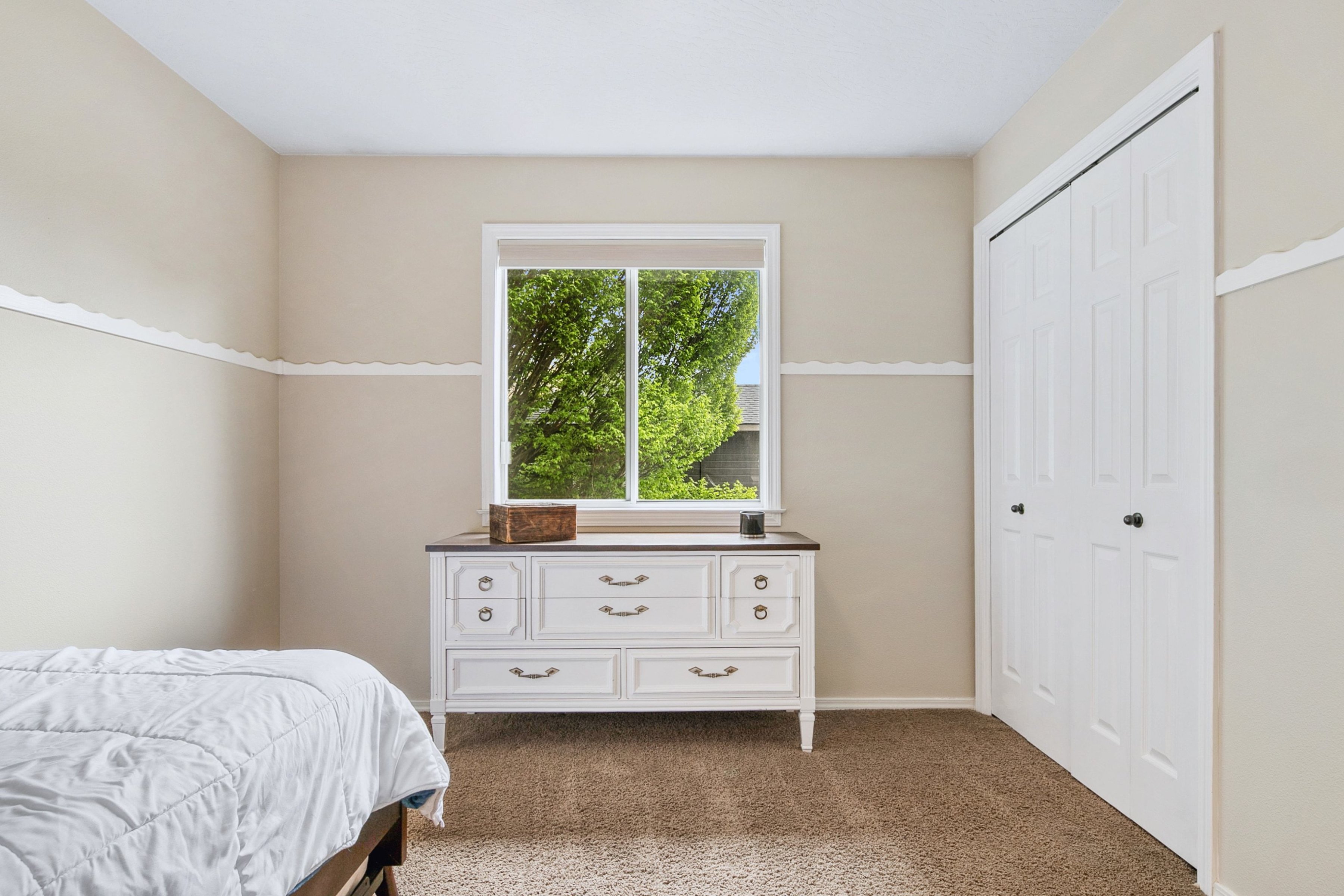  Spacious Updated Home Backs To Park With Scenic Foothills Views - 物件實景