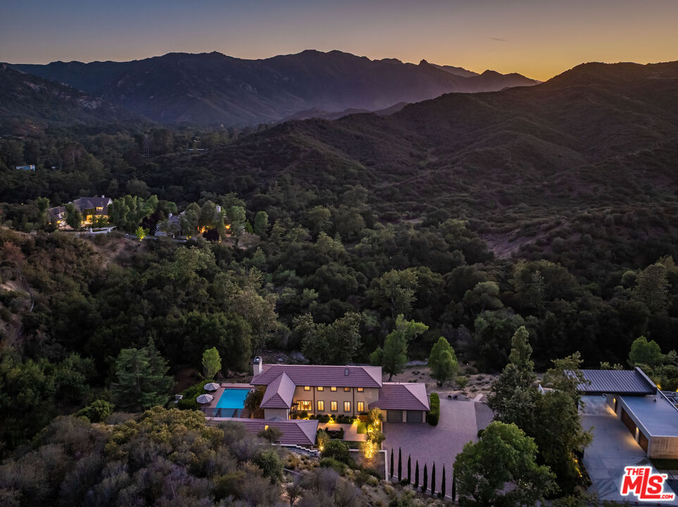 Calabasas, California, 91302, United States, 5 Bedrooms Bedrooms, ,4 BathroomsBathrooms,Residential,For Sale,1926275