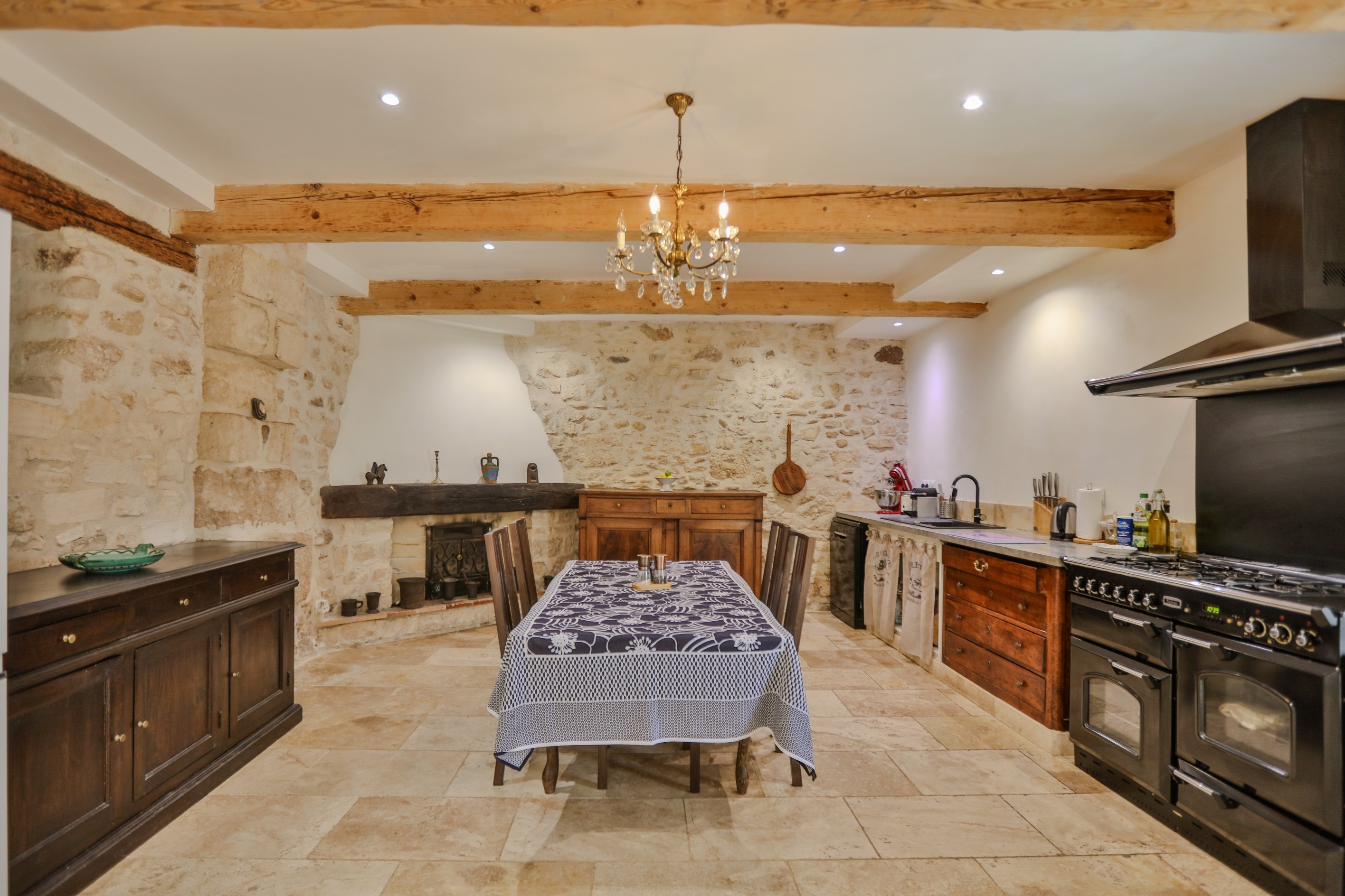  A Unique Stone Property in the Heart of Authentic Provence - 物件實景