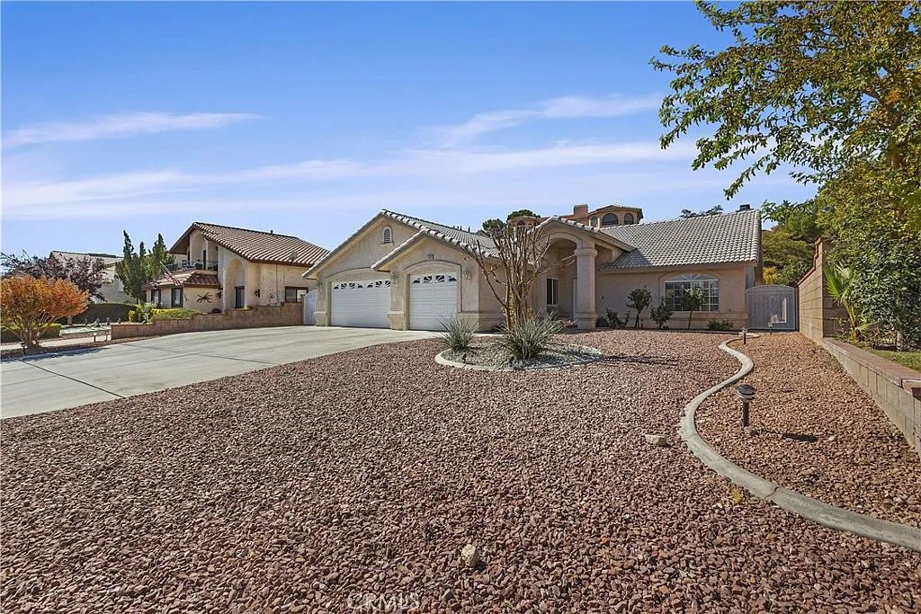 Victorvile, California, 92395, United States, 4 Bedrooms Bedrooms, ,2 BathroomsBathrooms,Residential,For Sale,1978607