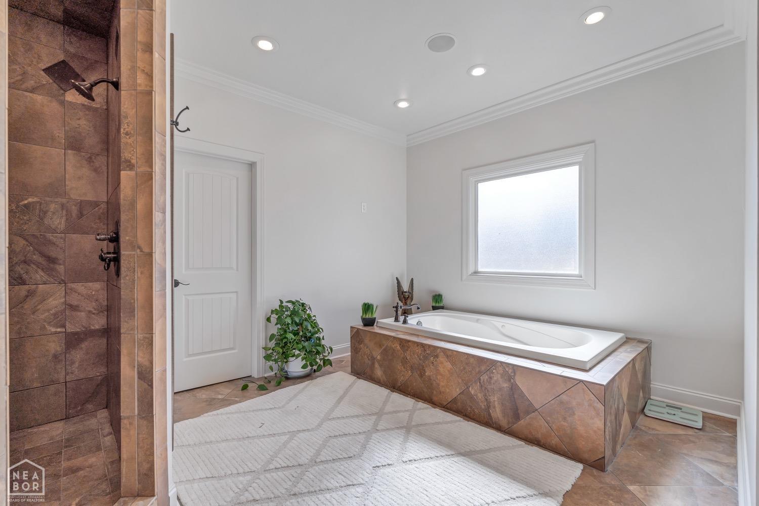 Jonesboro, Arkansas, 72404, United States, ,5 BathroomsBathrooms,Residential,For Sale,1981825