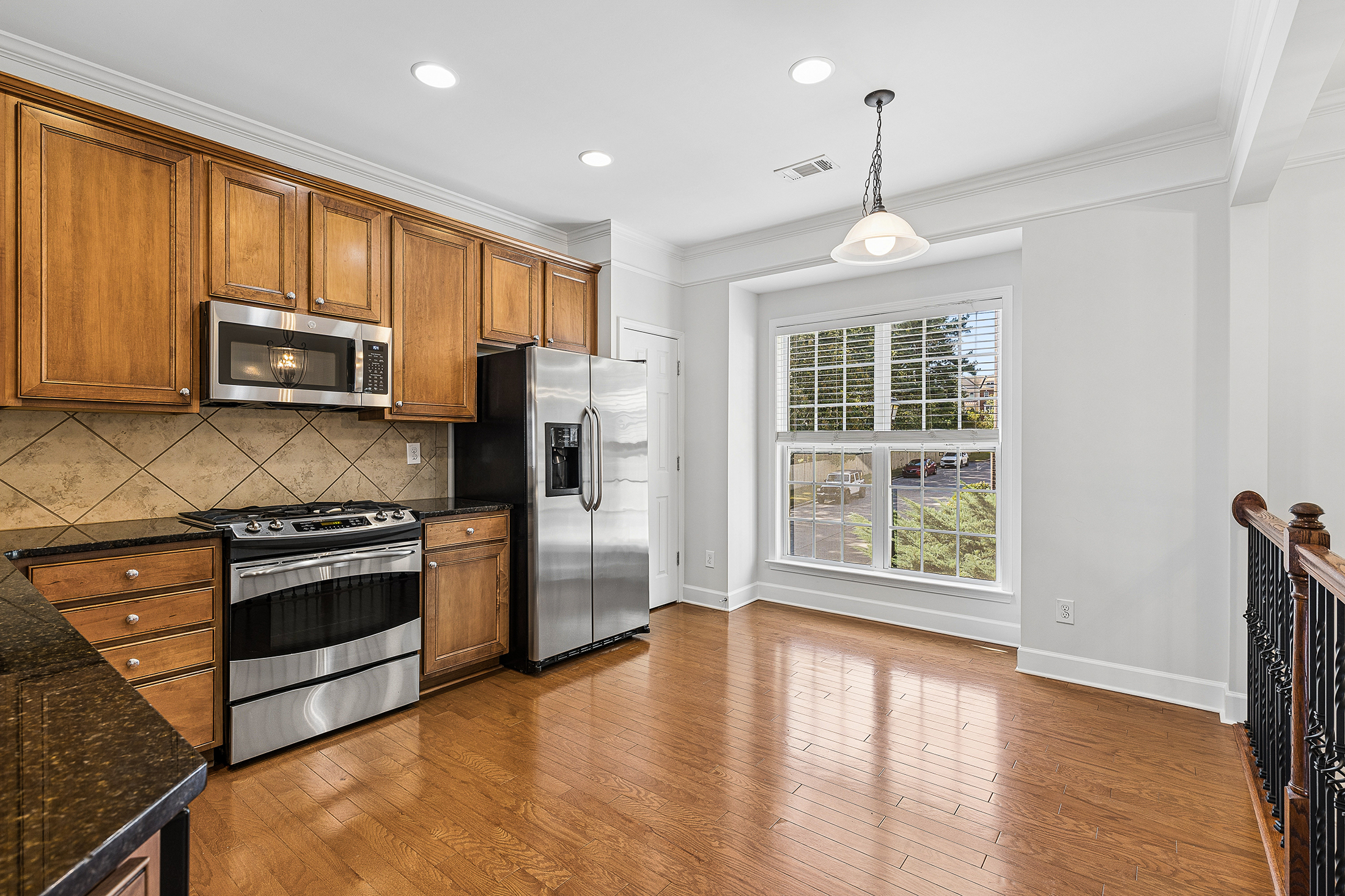  Impeccably Maintained End Unit Townhome in an Exceptional Smyrna Location - 物件實景