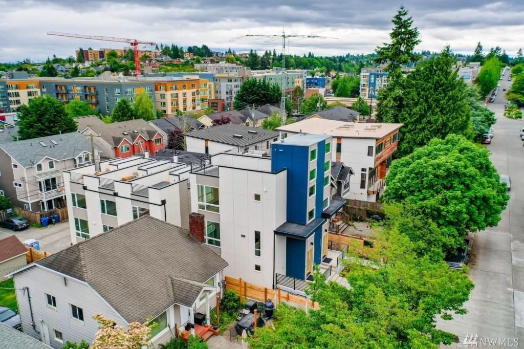 4520 41st Ave SW A, Seattle, Washington, 98116, United States, 2 Bedrooms Bedrooms, ,2 BathroomsBathrooms,Residential,For Sale,4520 41st Ave SW A,1610853