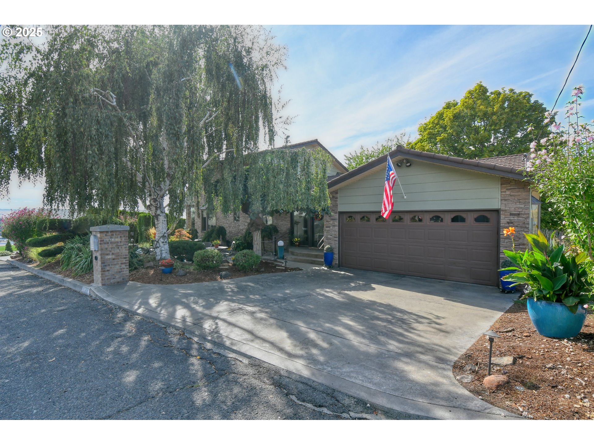 Pendleton, Oregon, 97801, United States, 5 Bedrooms Bedrooms, ,5 BathroomsBathrooms,Residential,For Sale,1691244