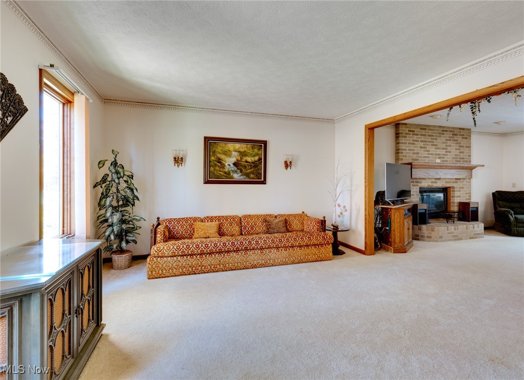 Aurora, Ohio, 44202, United States, 4 Bedrooms Bedrooms, ,3 BathroomsBathrooms,Residential,For Sale,1988003