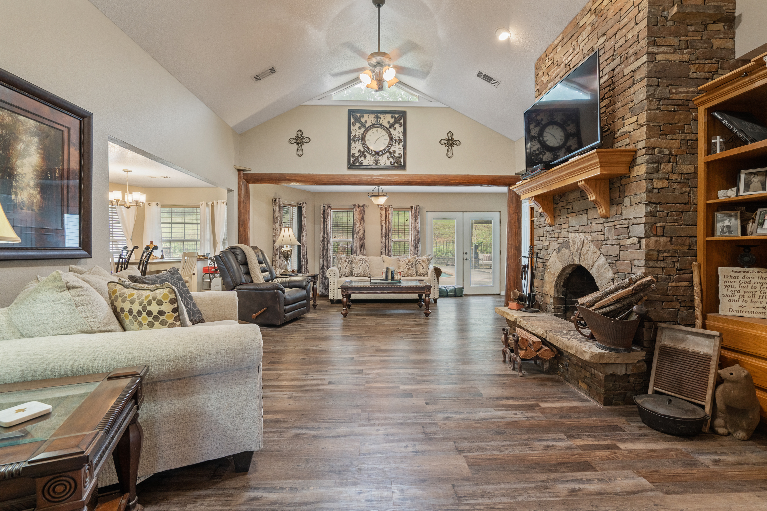 Glenwood, Arkansas, 71943, United States, 4 Bedrooms Bedrooms, ,4 BathroomsBathrooms,Residential,For Sale,1819538