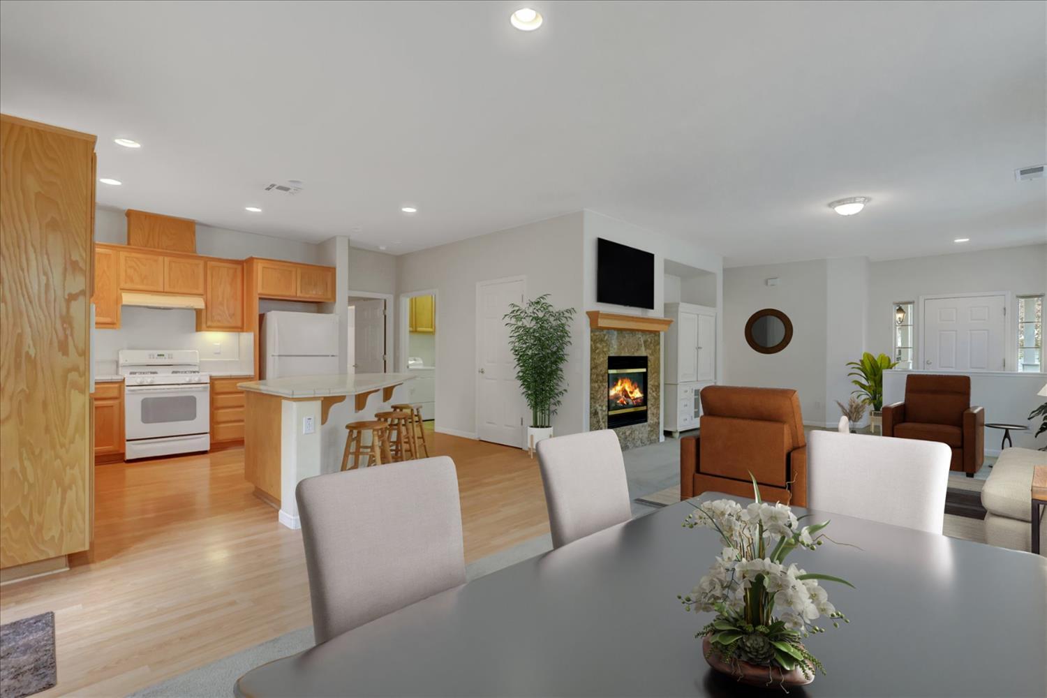 Grass Valley, California, 95945, United States, 2 Bedrooms Bedrooms, ,2 BathroomsBathrooms,Residential,For Sale,2010026