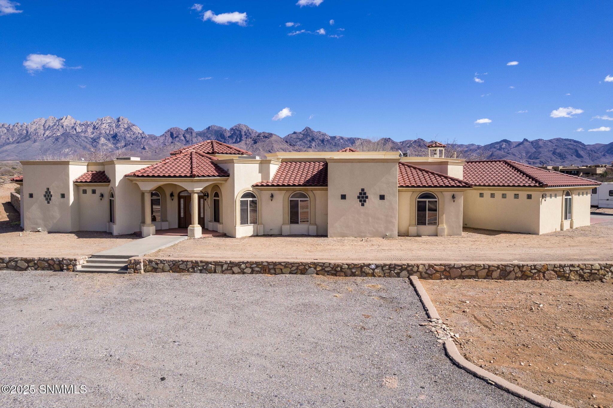 Las Cruces, New Mexico, 88011, United States, 4 Bedrooms Bedrooms, ,5 BathroomsBathrooms,Residential,For Sale,1709663