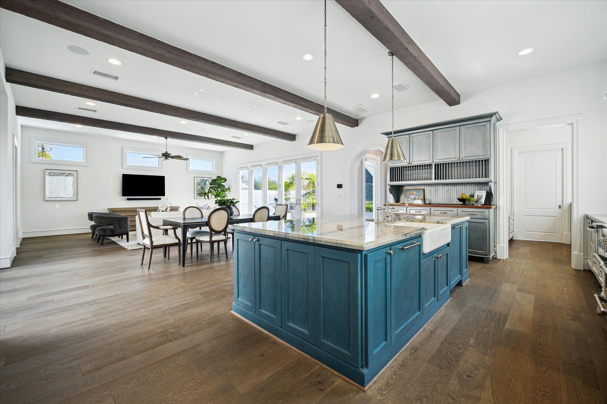  2222 Oxford Street - 物件實景