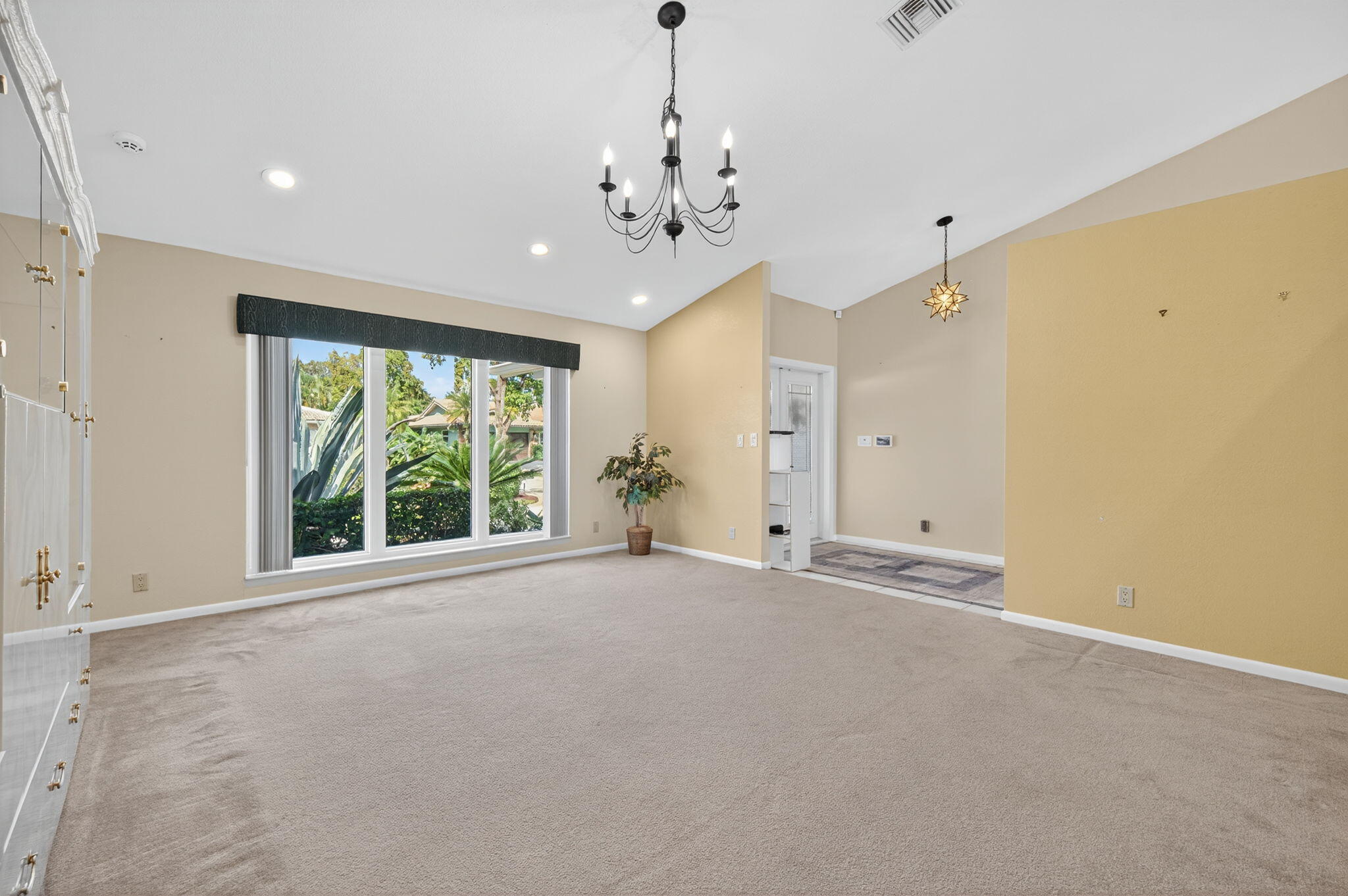 Coral Springs, Florida, 33071, United States, 4 Bedrooms Bedrooms, ,3 BathroomsBathrooms,Residential,For Sale,1989618