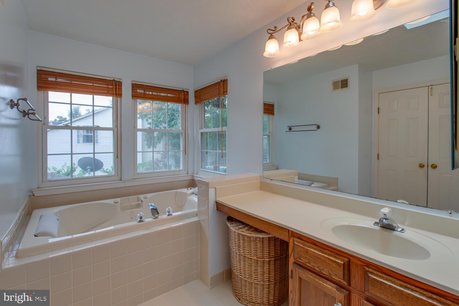 Waldorf, Maryland, 20603, United States, 4 Bedrooms Bedrooms, ,3 BathroomsBathrooms,Residential,For Sale,1942572